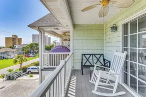 Cozy North Myrtle Beach Townhome: Walk to Seaside! - Intérieur