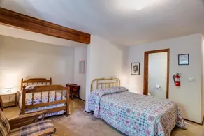 Forest Glen-yw - Room