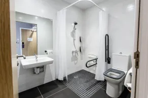 Holiday Inn Express - Wigan by IHG - Bathroom