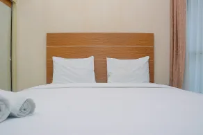 Comfort and Modern Studio Tifolia Apartment By Travelio - Room