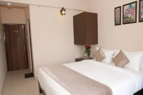 Nazri Hotel - Chambre