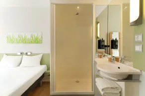 Ibis Budget Madrid Centro Las Ventas - Bathroom