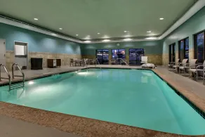 Holiday Inn Express Hotel & Suites Cedar Rapids I-380 at 33rd Avenue by IHG - Piscine