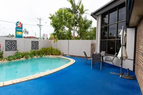 Lantern Motor Inn - Pool