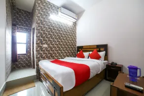 OYO 37914 Hotel Kalindi - Quarto