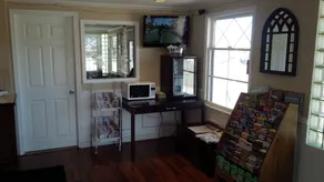 Holiday Lodge - Lobby