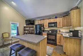 Quiet Studio Escape ~ 2 Mi to Blue Ridge Parkway! - Interiør