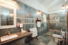 ama Stays & Trails Mirayan, Nashik - Badezimmer