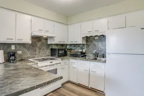 Cozy Couples Escape in Homewood: Pets Welcome! - Interior