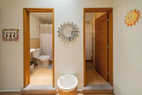 Casa Melmar, Pool, Garden & Palapa in Cuernavaca - Bathroom