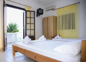 Corfu Room Apartments, in a Very Piecefull and Full of Trees Area - Balkong