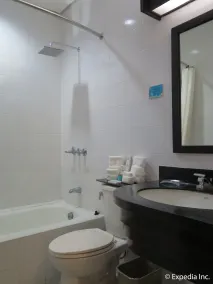 Microtel by Wyndham Davao - Salle de bain