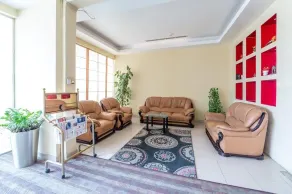 Al Reem Hotel Apartments - Lobby sitting area