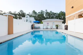 Holiday Inn Express & Suites. by IHG - Pool
