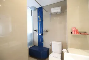 Moritz Biz Gandaria - Bathroom