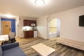 Holiday Inn Express Hotel & Suites Detroit-Utica by IHG - Habitación