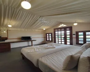 Nirvana Resort and Restaurant - Camera
