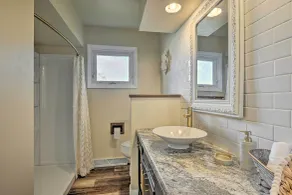 Updated Pet-friendly Home - 9 Mi to Ski Area! - Badrum