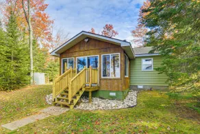 Dock & Fire Pit: Lakefront Cottage in Gould City! - Innenbereich