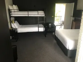 Matador Motor Inn - Room