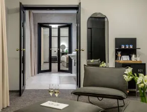 Artagonist Art Hotel - Room