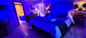 Loveroom La Garçonn'Hyères - Chambre