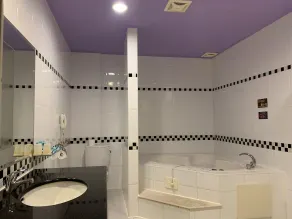 Dong Zhi Gang Motel - Bathroom