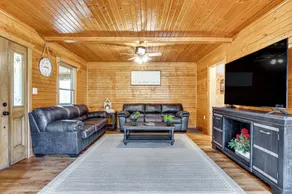 Family-friendly Milton Home on 14 Acres w/ Hot Tub - Interiør