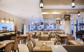 LAMORA Sagan Yogyakarta - Restaurant