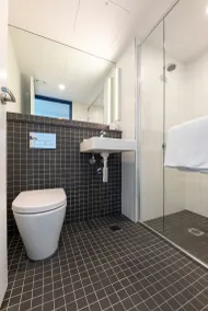 ibis budget Sydney Airport - Bathroom