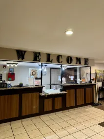Twin Lakes Inn and RV - Resepsjon