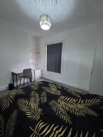 3 Bed Home Free Wifi & Netflix Central Location - Room