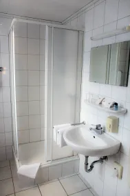 Hotel Bitburg - Bathroom