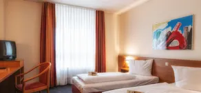 Center Hotel Drive Inn - Room