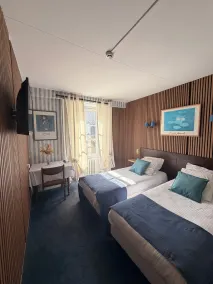 HOTEL DE PARIS  - Værelse
