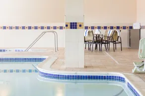 Holiday Inn Manchester Airport by IHG - Piscina interna