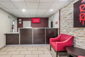 Red Roof Inn & Suites Wapakoneta - Reception