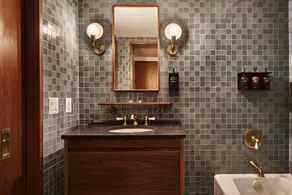 Eaton DC - Bathroom