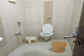 Hotel Bhavani Grand - Bathroom