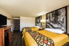 Super 8 by Wyndham Pueblo - Chambre