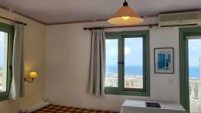 Studio avec terrasse, barbecue et jardin | Vue piscine - Chambre