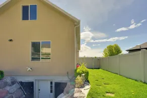 Home Theater & Patio: South Jordan Basement Unit - Innvendig