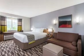 Microtel Inn & Suites by Wyndham New Martinsville - Zimmer