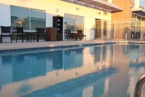 Holiday Inn Express & Suites - Phoenix - Airport North by IHG - Piscine