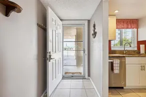 Cocoa Beach Towers - Oceanfront Condos with Pool & Tennis by Port Canaveral - Inngangsparti