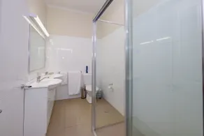 Lakes and Ocean Hotel Forster - Bathroom