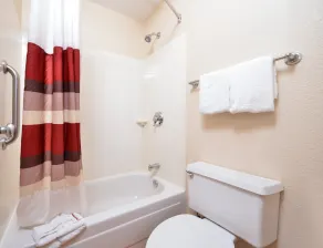 Red Roof Inn Toledo University - Salle de bain