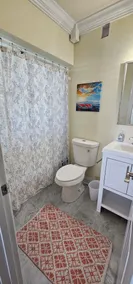 1817 Oceanfront Bed & Breakfast - Bathroom