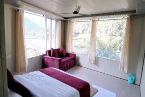 Ditya Destiny's JK River View Resort - Værelse