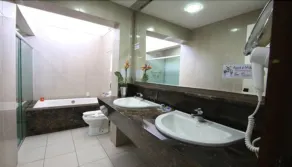Hotel Village Premium Campina Grande - Bathroom